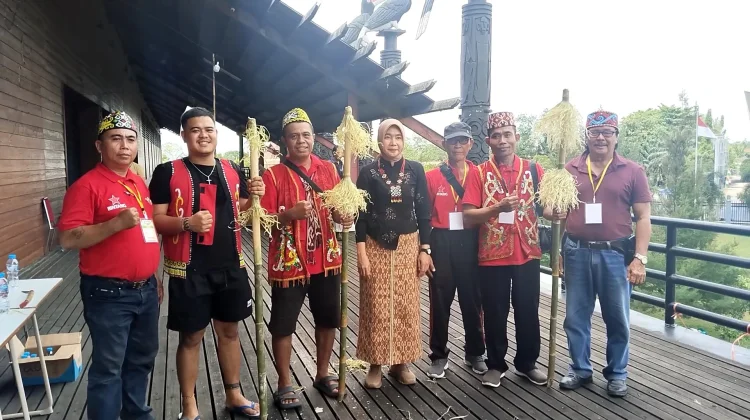 Lomba Meraut Pabayo Lestarikan Tradisi Masyarakat Dayak