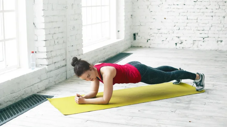 Kenali Manfaat Melakukan Planking Setiap Hari