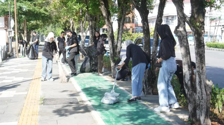 Golden Tulip Pontianak Peringati Hari Bumi 2026 dengan Aksi Bersih Lingkungan