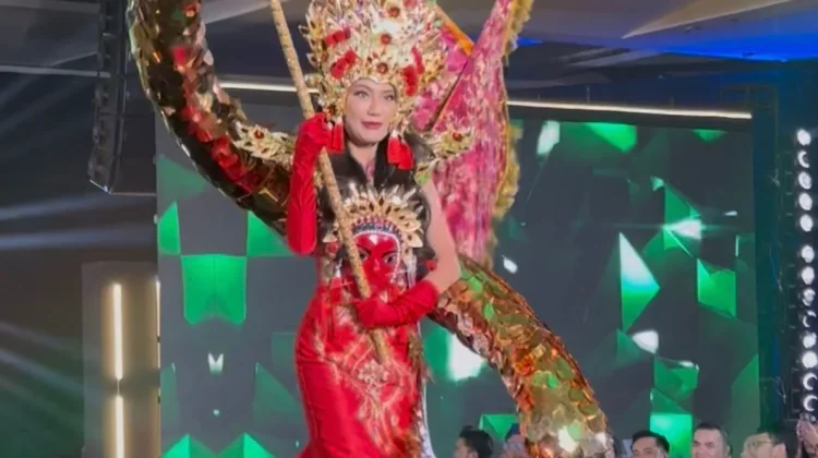 Angelia Pukau Penonton dengan Busana Cap Go Meh di Preliminary Putri Indonesia