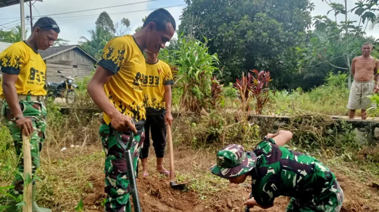 Satgas TMMD Bangun MCK, Dorong Sanitasi Sehat Warga