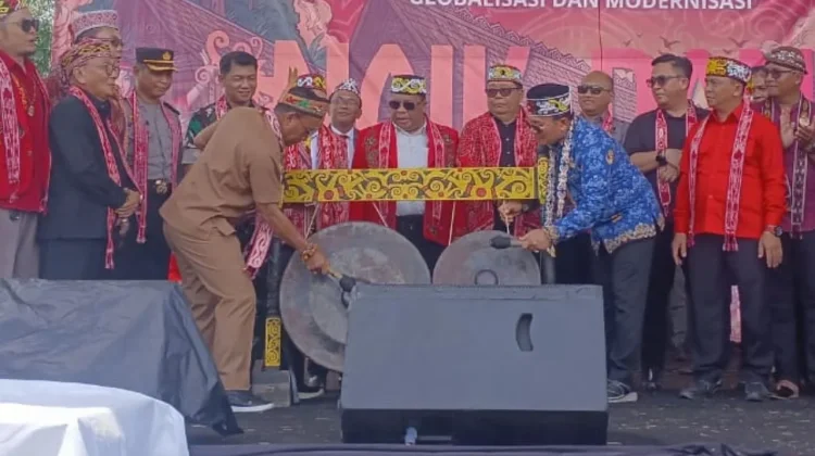 Naik Dango Ke-41 Meriah, Tiga Kabupaten Bersatu di Kubu Raya
