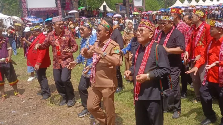 Naik Dango Ke-41 Meriah, Tiga Kabupaten Bersatu di Kubu Raya