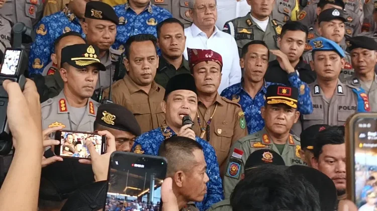 Temui Massa Aksi, Norsan Jelaskan Kasus Air Upas