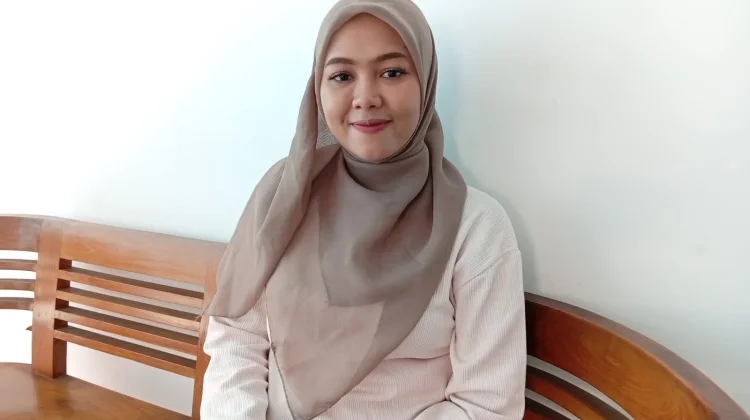 Dari Hobi Jadi Profesi: Mega Mutiara Sukses Wujudkan Cita-Cita sebagai MUA