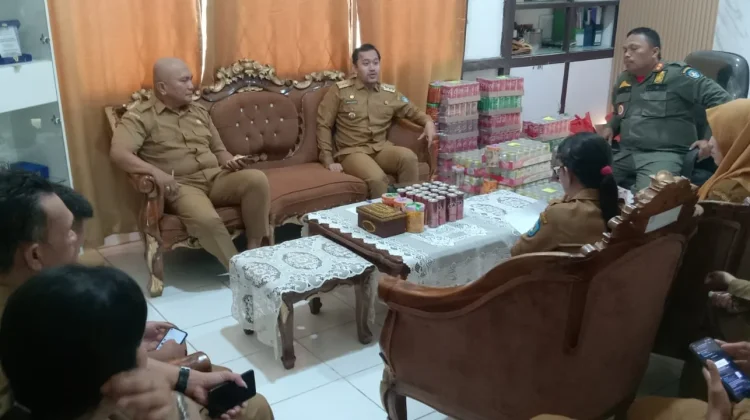 Camat Kuala Mandor B Ajak Pegawai Kecamatan Melek Digital melalui Media Sosial