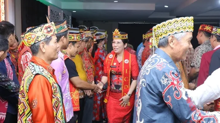 ICDN Singkawang Dilantik, Wali Kota : Perkuat SDM dan Lestarikan Budaya Dayak