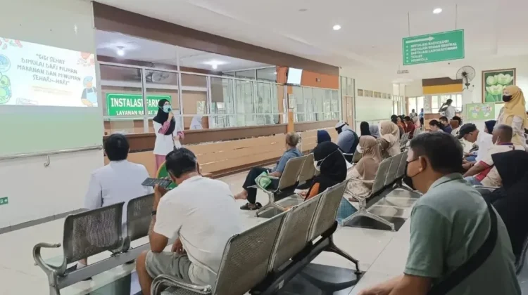 Cegah Gigi Berlubang dengan Menjaga Pola Makan Sehat Sehari-hari