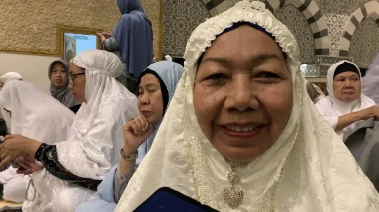 13 Tahun Menanti, Suparmi Haru Akhirnya Berangkat Haji