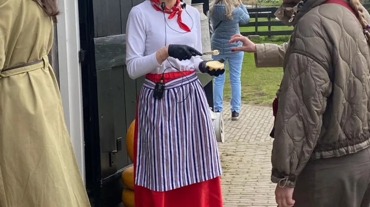 Mencicipi Keju Holland di Zaanse Schans Amsterdam