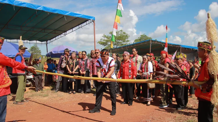Bupati Bengkayang Resmi Buka Gawai Dayak Naik Dango ke-3 di Monterado Tahun 2026