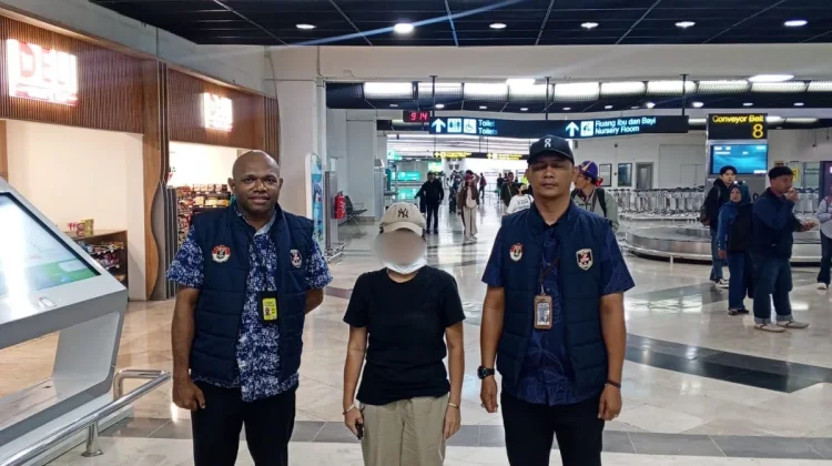 Overstay! WNA Asal Hongkong Dideportasi imigrasi Pontianak