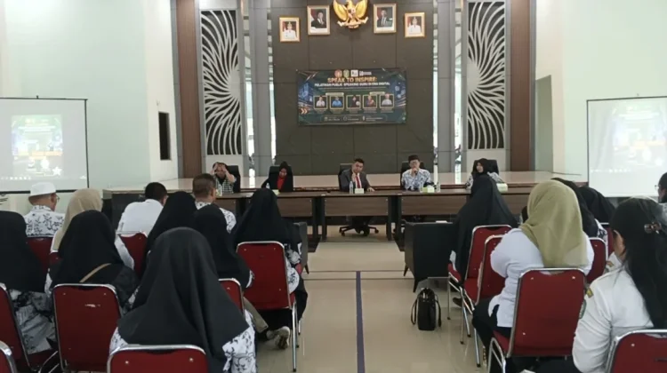 PGRI SLCC Kalbar Tingkatkan Public Speaking Guru Hadapi Era Digital