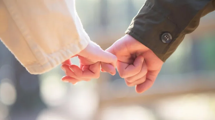 Kenali Anxious dan Avoidant Attachment dalam Relationship
