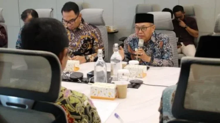 Mempawah dan Antam Evaluasi Hambatan Investasi Pertambangan Bauksit