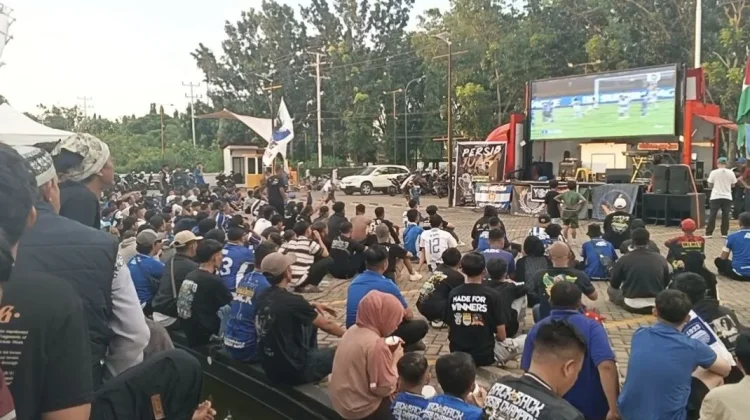 Antusiasme Viking Kalbar Warnai Nobar Persib Bandung di CW Okto Ayani 2