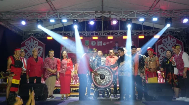 Krisantus Soroti Kemandirian Ekonomi dan Pelestarian Budaya Dayak di Sambas