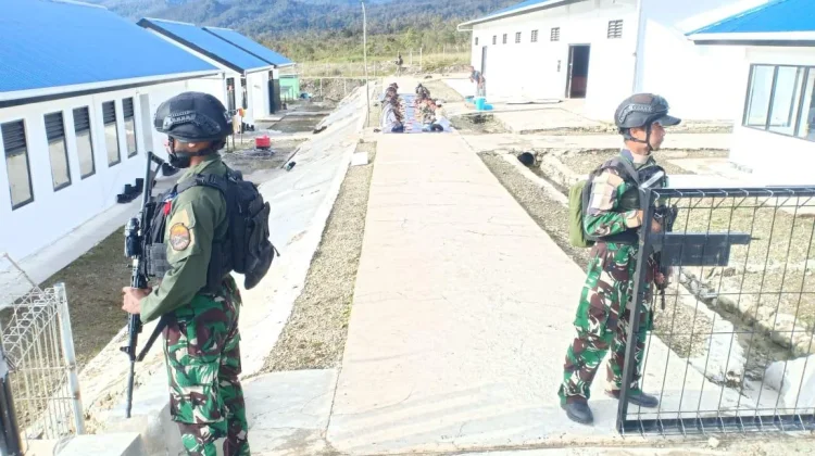 Shalat Id di Medan Operasi, Prajurit Pasgat Tebar Kepedulian