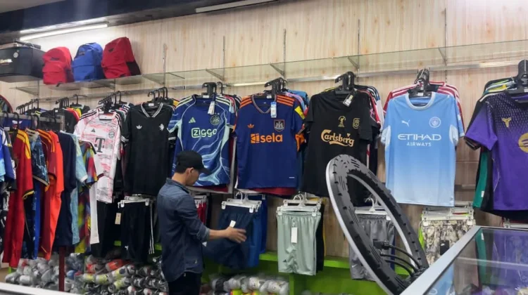 Menuju Piala Dunia, Dorong Penjualan Jersey di Pontianak