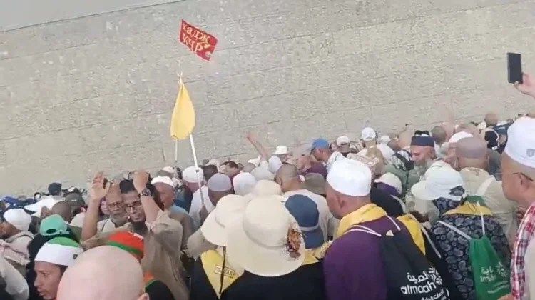 Jemaah Haji BTH 17 Jalani Lontar Jumrah