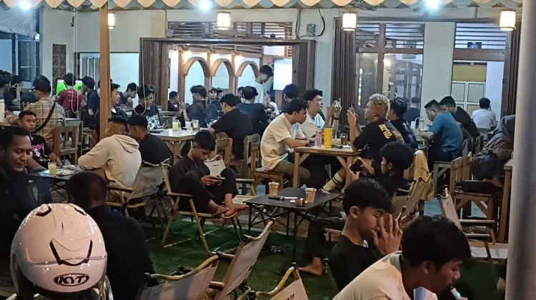 Pecinta Bola Siap Ramaikan Nobar Final Liga Champions PSG vs Arsenal di Cafe 18+
