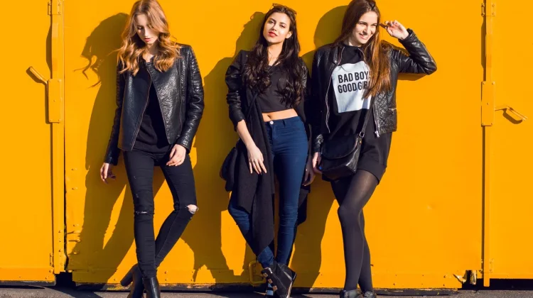 Suka Nonton Konser tapi Bingung Pilih Outfit? Ini Tipsnya agar Tetap Stylish!