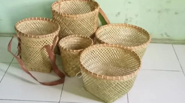 Menjaga Tradisi lewat Anyaman, Menembus Pasar Modern