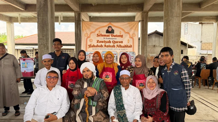 Ustadz Derry Sulaiman Kunjungi Rumah Makan Gratis Habib di Pontianak