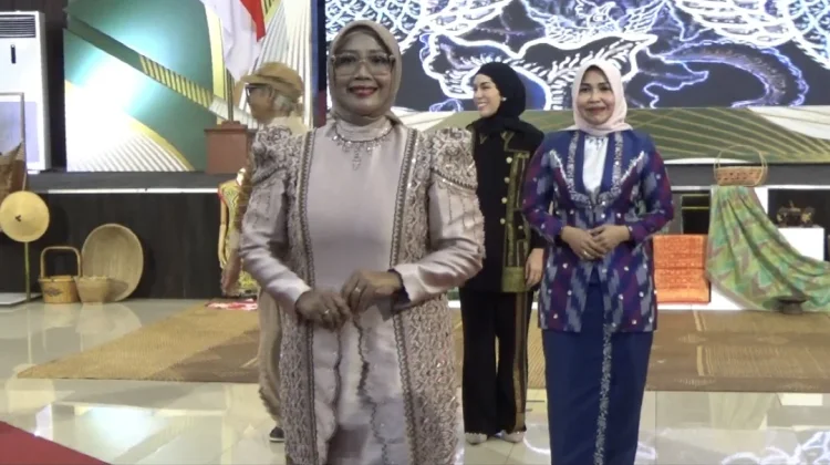 Wastra Lokal Kalbar Dibidik Mendunia