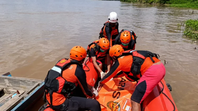 Pemancing Lansia Ditemukan Meninggal di Sungai Kapuas