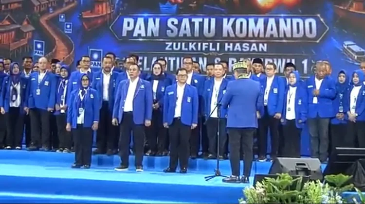 Lantik DPW PAN Kalbar, Ketum Zulhas Instruksikan Seluruh Kader Dukung Pemerintah