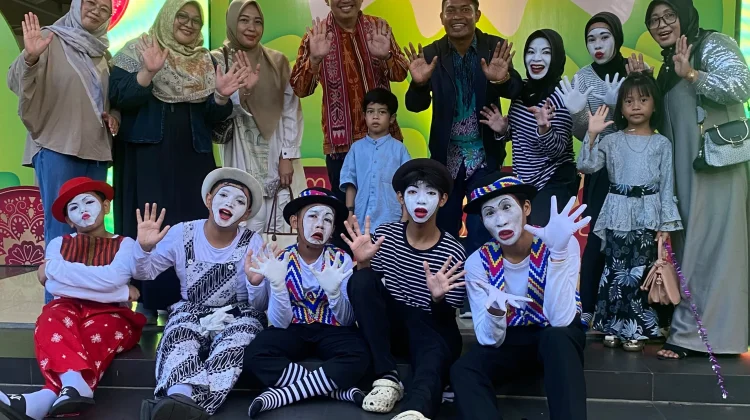 Sanggar Muka Putih Tampil Memukau di Parade Museum