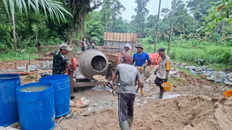 Jembatan Garuda Jadi Harapan Baru Warga Sekayam