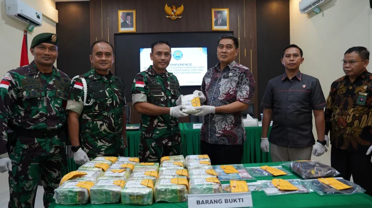 TNI Gagalkan 21,4 Kg Sabu dari Malaysia di Entikong