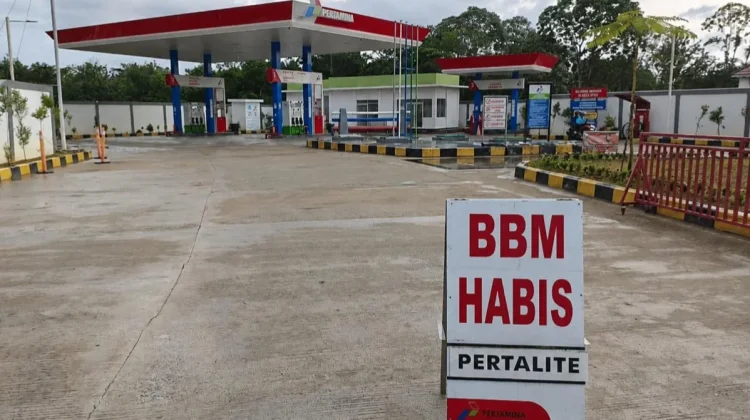 Dampak Kenaikan BBM Non-subsidi, Pertalite di SPBU Wonodadi Kubu Raya Kosong