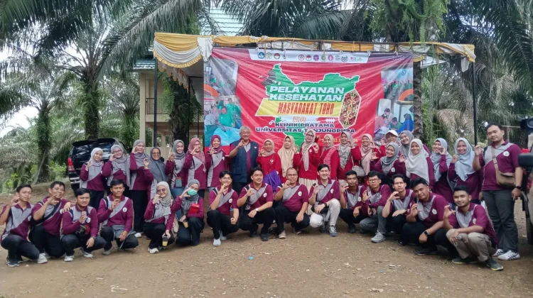 Wujudkan SDGs Kesehatan, Untan Baksos dan Edukasi Kesehatan Desa Pak Laheng