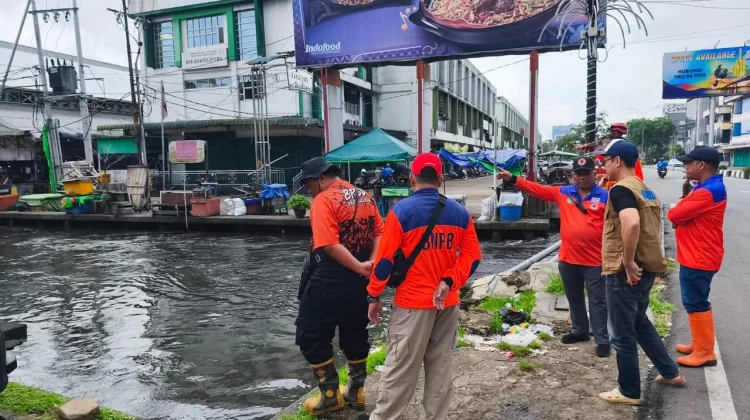 BPBD Soroti Drainase usai Banjir Rob Pontianak