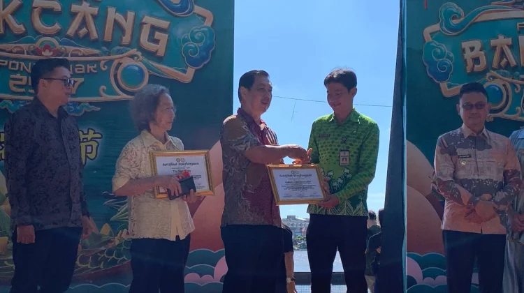 Festival Bak Cang Pontianak Pecahkan Rekor Pembagian 1000 Bakcang