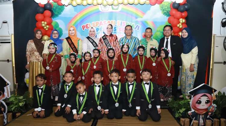 Bunda PAUD Hadiri Pelepasan Siswa dan Pentas Seni PAUD Fawaidus Syifa Lil Qulub
