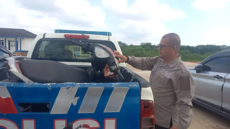 Minibus Tabrak Motor di Arteri Supadio, Dua Luka Berat