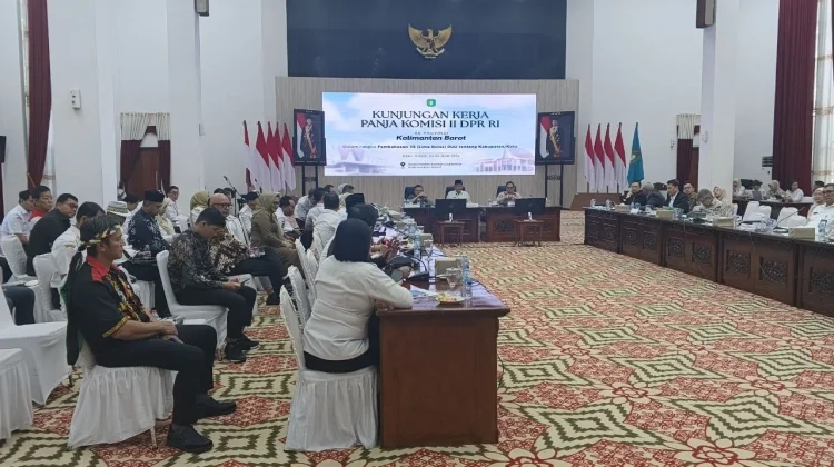 Komisi II DPR RI Serap Aspirasi Penyusunan 7 RUU Kabupaten/Kota di Kalbar