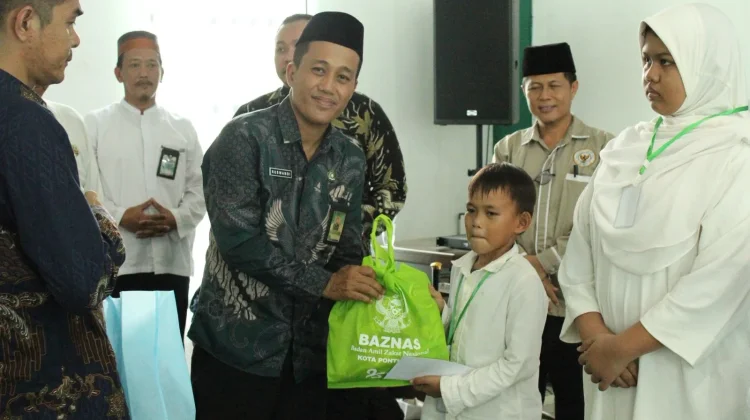 Kemenag Pontianak Santuni 100 Anak Yatim dan Disabilitas