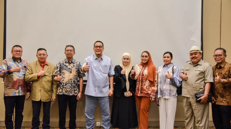 Cornelis Dorong Industri Taat Lingkungan dan Transparansi Karbon