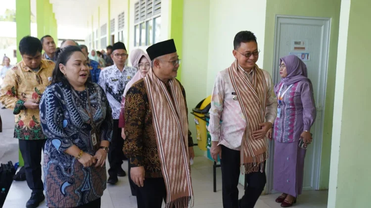Menteri Dikdasmen Resmikan 27 Gedung Sekolah di Pontianak