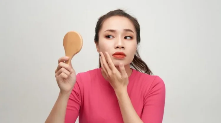 Makeup Sering Pilling setelah Pakai Sunscreen? Ini Penyebab dan Cara Mencegahnya