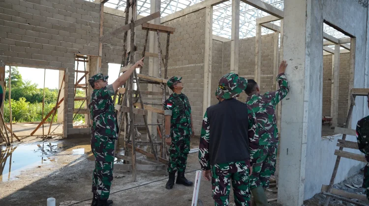 Pangdam Pastikan Pembangunan Yon TP 882 Sesuai Target