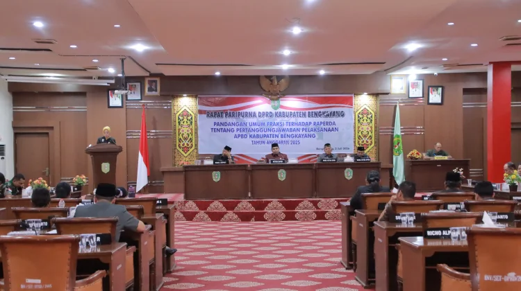 Wabup Bengkayang Hadiri Pandangan Umum Fraksi Terkait Raperda APBD 2025