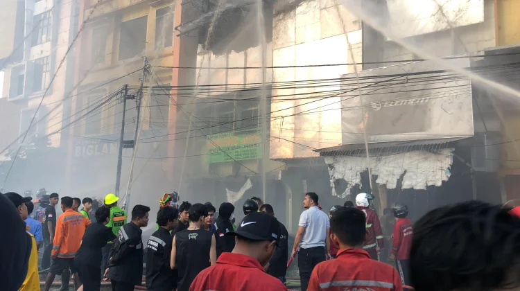 Sederet Toko Meubel, Sepeda hingga Bengkel Terbakar di Jalan Tanjungpura