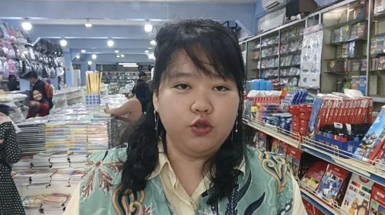 Menjelang Tahun Ajaran Baru, Permintaan Alat Tulis Sekolah di TB Juanda Meningkat