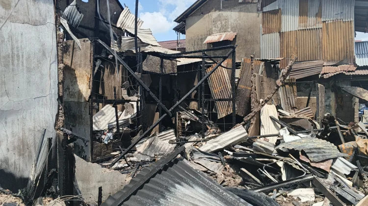 Dua Rumah Warga di Jalan Tebu Ludes Terbakar